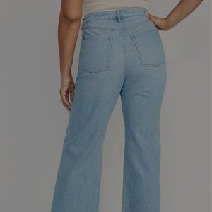 Extra High-Waisted Ripped Cut-Off Wide-Leg Jeans - Old Navy Size 16 - Holly